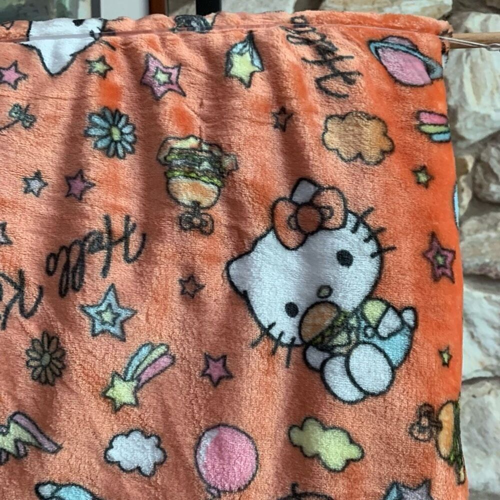 Hello kitty cloud throw blanket hamburger theme summer hellokittycore - Picture 5 of 10